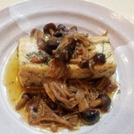 ペンションみなもと - キノコソースの豆腐ステーキ（一日目の夕食）