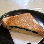 ペンションみなもと - 明日葉のホットサンド（三日目の朝食）