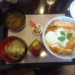 Ooshima ya - カツ丼定食
