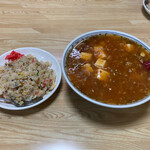 紅龍 - 麻婆らーめん、半チャーハン