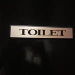 麺屋彩々 - トイレは入口に。