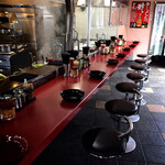 ラーメン 環2家 - 口開け前の店舗内観