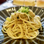 VANNO - スパゲッティ牡蠣と椎茸のラグービアンコ