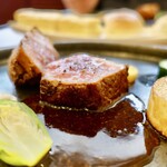 VANNO - 仔羊ランプ肉のロースト、マルサラ酒のソース