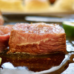 VANNO - 仔羊ランプ肉のロースト、マルサラ酒のソース