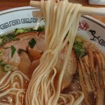 らーめん八兵衛 - 平打ち麺