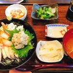 魚津丸食堂 - カニ丼　1400円