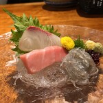 魚ゆるり。 - お通しのお刺身