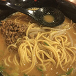 天下一品 - 麺は極細麺