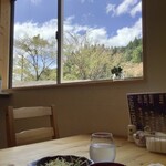 森のハンバーグ工房 ゆみさんち - 窓から見える景色もよい