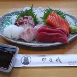 伊達城寿司 - 料理写真:刺身盛り合わせハーフ