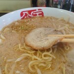 宝介 - 豚バラロールチャーシューの厚さです。結構美味しい