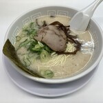 Hakatatenjin - ラーメン(豚骨のみ)500円