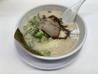 Hakatatenjin - ラーメン(豚骨のみ)500円