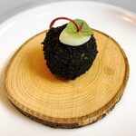 エヴォリュエ - 竹炭のクロケット