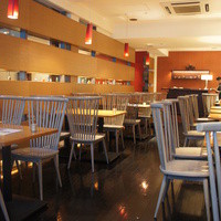 銀座 麒麟 - とってもお洒落な店内。