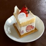 苺のケーキ専門店 レコンパンス ルージュ - 最高級苺ショート
            
