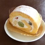 苺のケーキ専門店 レコンパンス ルージュ - 季節のフルーツロール