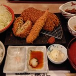 とんかつ藤よし - 米の娘ぶた約30ミリの極厚ヒレかつ膳 TP 海老フライ＆メンチカツ。