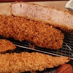 とんかつ藤よし - 写真では伝わらない迫力。