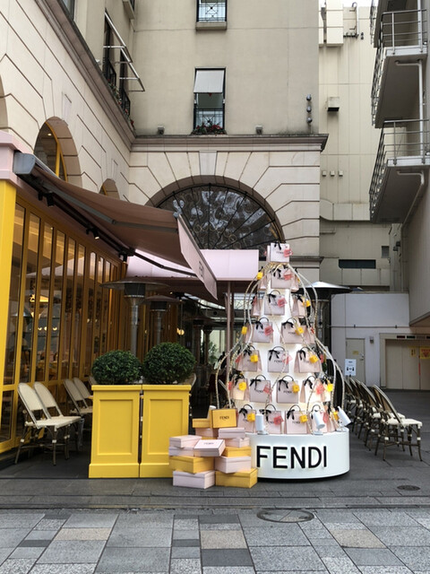 フェンディ カフェ バイ アニヴェルセル Fendi Caffe By Anniversaire 表参道 カフェ 食べログ フェンディ カフェ バイ アニヴェルセル Fendi Caffe By Anniversaire 表参道 カフェ 食べログ