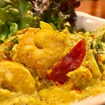 カフェ ド ラモ - 海老のパッポンカレー（タイ風玉子のカレー炒め）