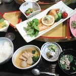 食役者 梅乃助 - 週替わり膳　950円