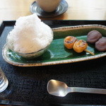 はぶたえ - ミニ氷抹茶あずきとミニ団子2本のセット（682円）♥