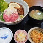 Uoyasu - 二色丼