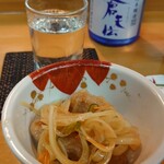 巴鮨 - マグロのマリネ(お通し)200円