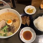 味千拉麺 - 味千ラーメン693円+Aセット（ギョーザ（3コ）+ご飯）285円