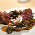 VERMICULAR RESTAURANT THE FOUNDRY - 低温調理した和牛もも肉の薪火ロースト 栗と季節のきのこのフリカッセ 山椒の香り☆