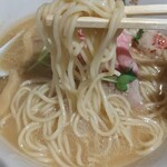 らぁ麺 鳳仙花 - 麺リフト