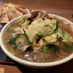 一発ラーメン はしご屋 - ファイト一発ラーメン、太麺、濃いめ硬め