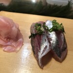 千登世寿司 - 鯵　活き活きぴちぴち