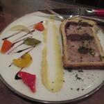 フランス惣菜と串カツ マルブラード - 国産豚と鴨のパテアンクルート　りんごと生姜のピューレ添え