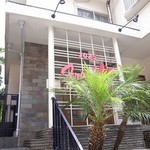 フランクリン・アベニュー - お店は２階です