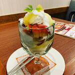 ロイヤルホスト - 紅玉りんごのヨーグルトジャーマニー