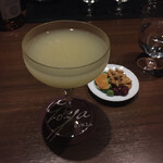 バー ゴヤ - ラフランスのギムレット的なショートカクテル。ラフランスの味が濃厚だけど、口当たりと後味の酸味（ライムらしい）がスッキリさっぱりでおいしい！