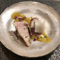 すし昇 - 答志島 トロ鰆 10日寝かせ たたき&篠島 真蛸 柔らか煮&胡麻豆腐 酢味噌ソース