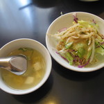 タイ屋台料理 ムエタイハウス - （'12/7）　ランチのスープとサラダ