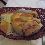 Elio Locanda Italiana - ３種類のパン