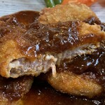 西口キッチン ひつじのはね - 洋風ポークフィレカツ（断面）