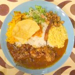 ロイヤルグリーン レストランアンドバー - スリランカスタイルチキンカレー(上から)