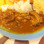 ロイヤルグリーン レストランアンドバー - スリランカスタイルチキンカレー(チキンカレー)