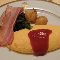 メインダイニングルーム - プレーンオムレツ・ベーコン