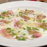 トリワイン ＰＩＫＯＳＨＨＨＵ - カンパチのカルパッチョ