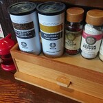 麺屋キラメキ 京都三条 - 卓上調味料