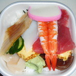 Onigiri Sushi Inada - ちらし　750円