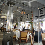 Fornos of Spain Restaurant - 仮設席内部。